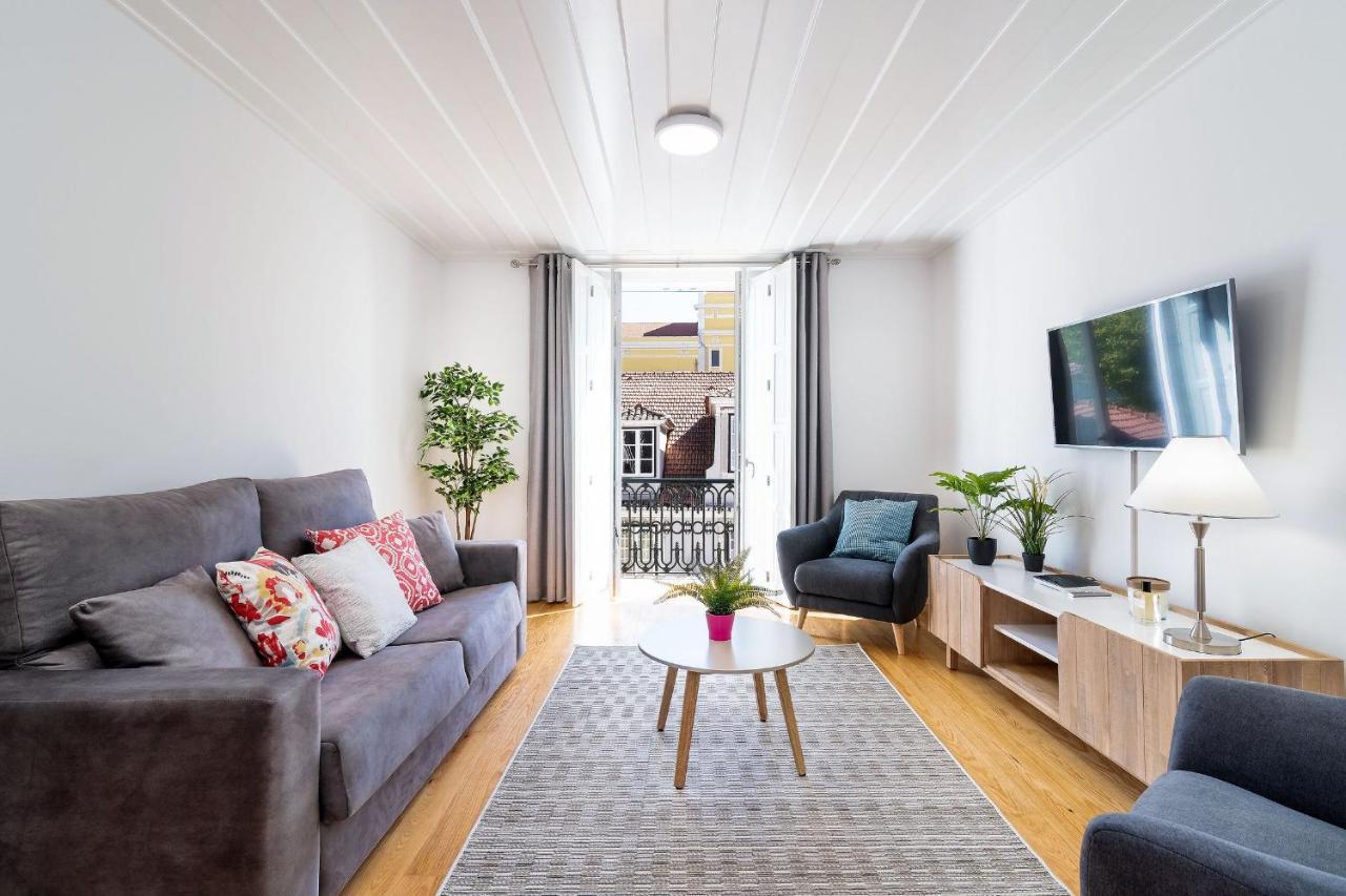 Amazing 1Bdr Apartment In Chiado By Lovelystay Lisbon Exterior photo
